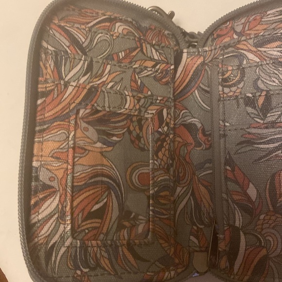 EUC. Sakroots bohemian style multi gray wristlet/wallet. - Picture 11 of 15